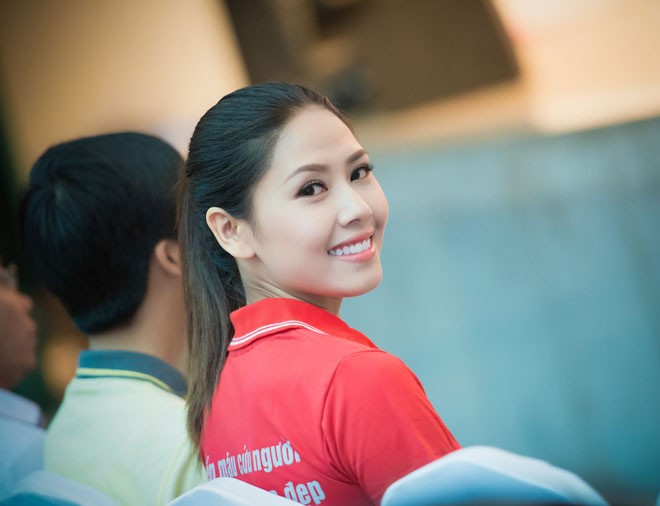 Nguyễn Thị Loan rạng rỡ ở Ngày hội tôn vinh người hiến máu - ảnh 4